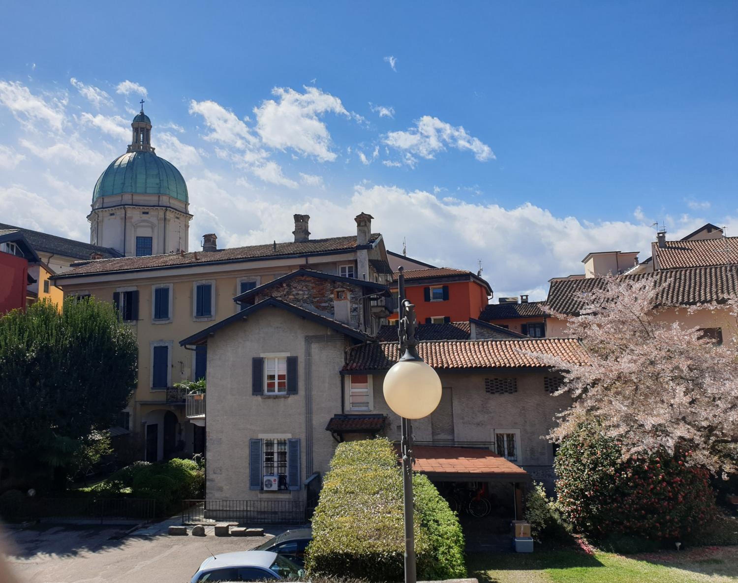 A central quiet sunny studio in Verbania photo 1