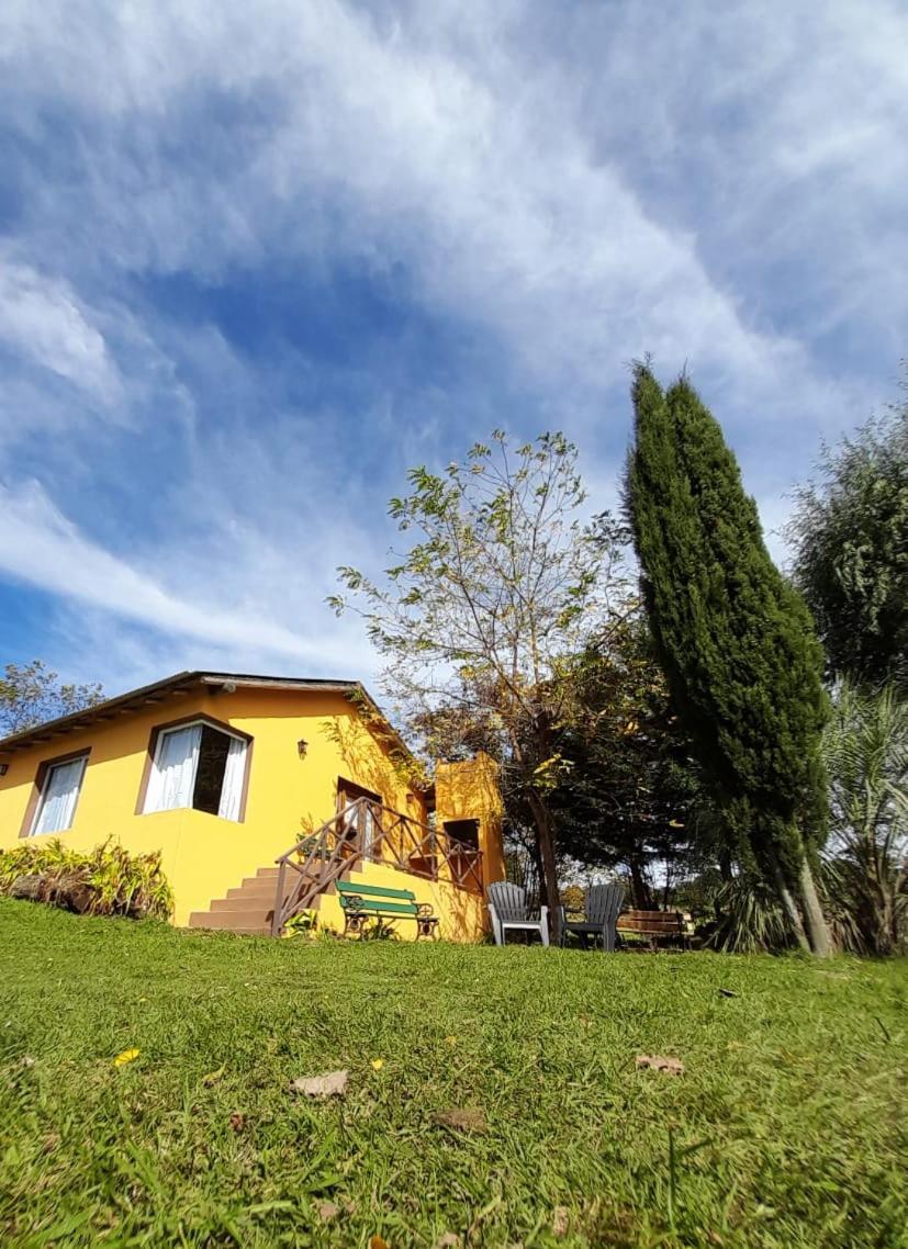 Hotel Complejo Dulcería El Cazador y cabañas - Image 1