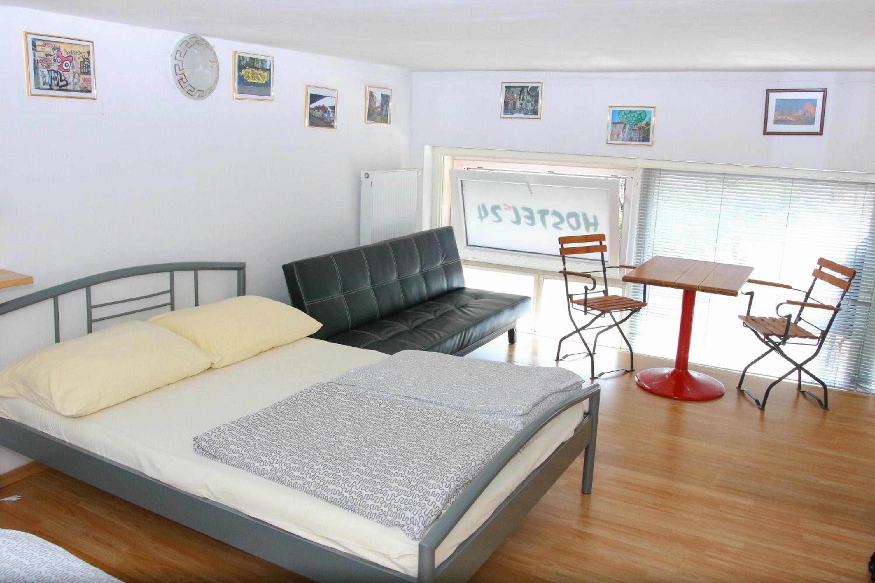 Hostel 24