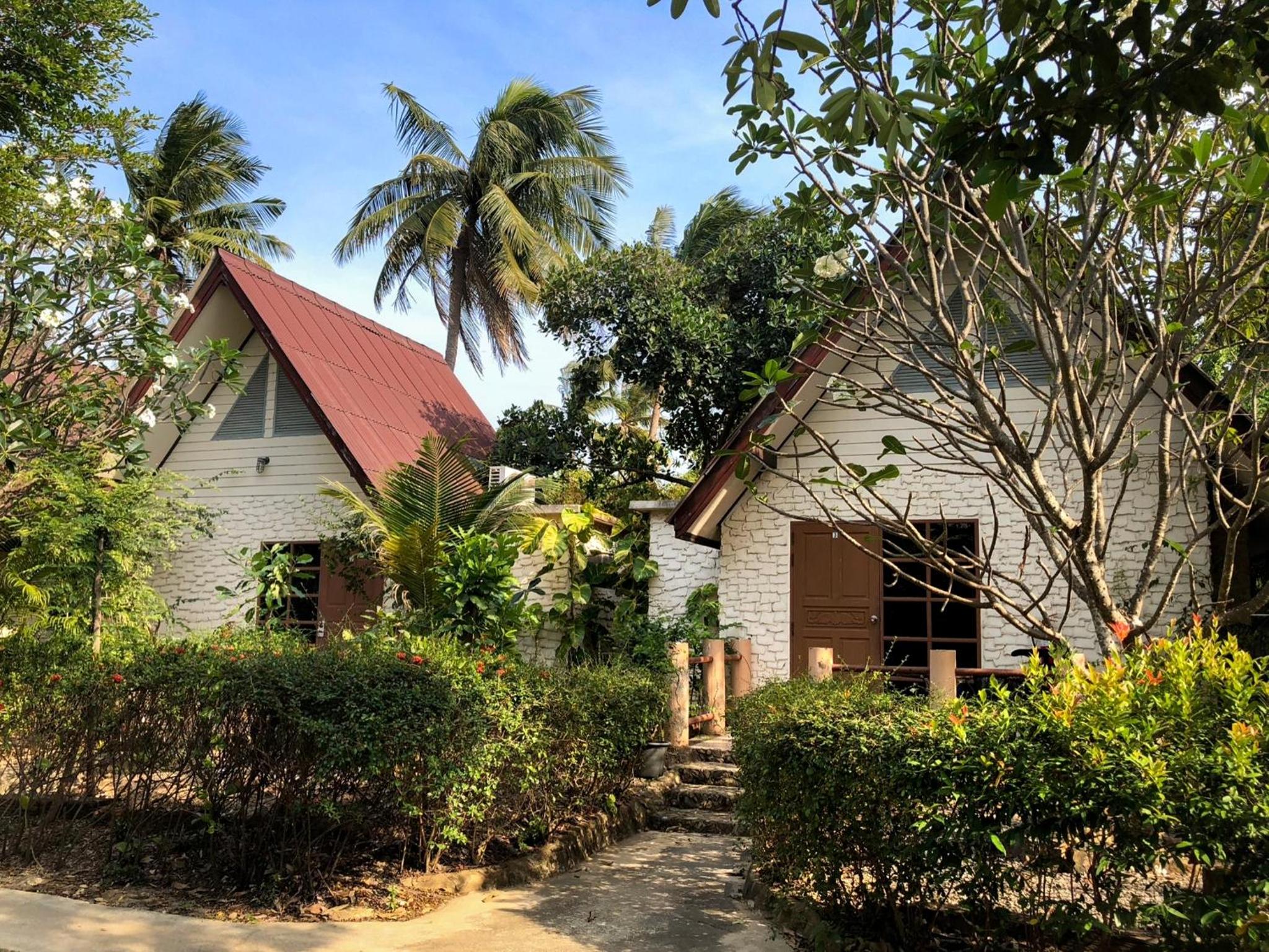 Blue Beach Resort, Baanphakrimlay - 1