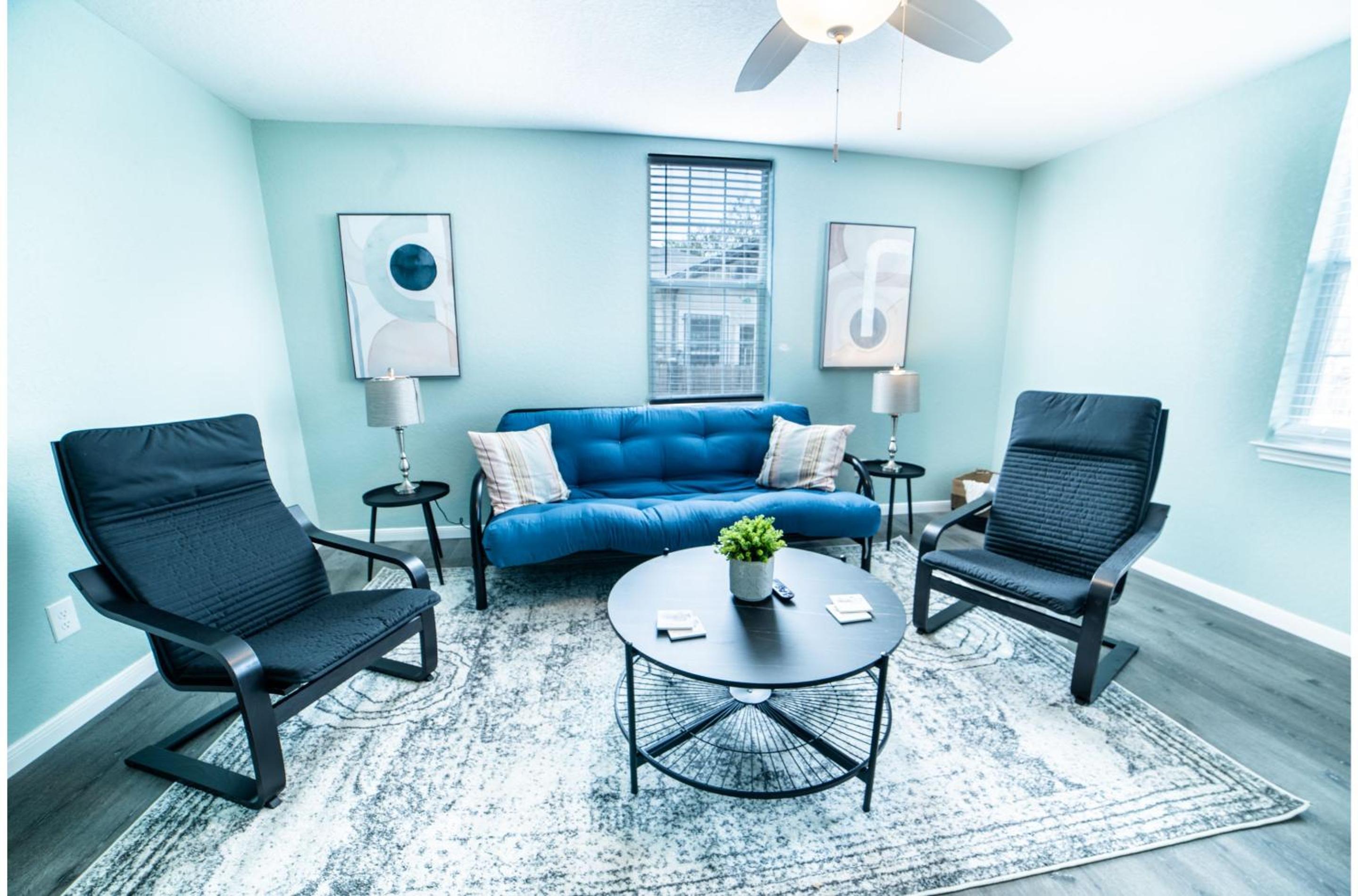 Fascinating 1BR1 BA Near Festive DT and Riverwalk view 2
