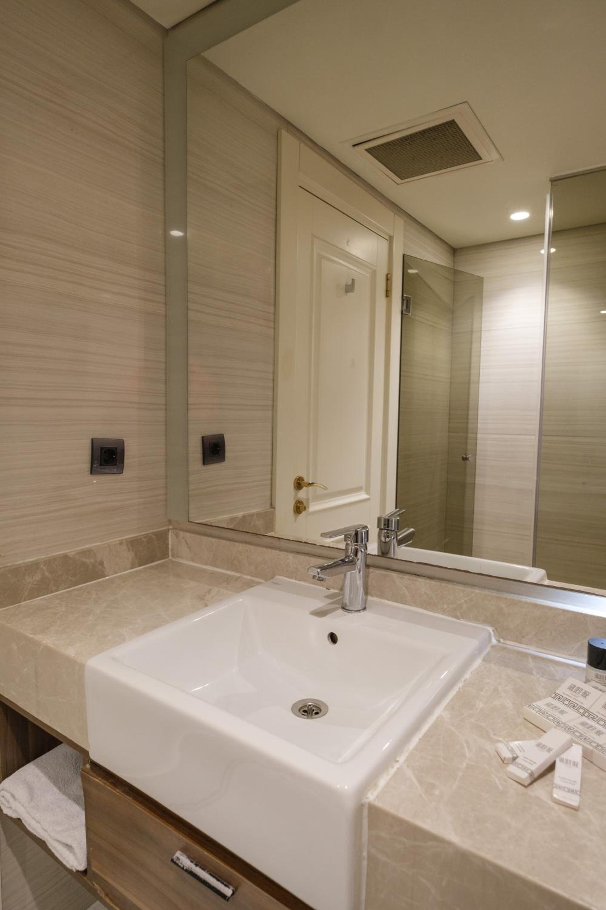 Golden Age Hotel Taksim - Image 39