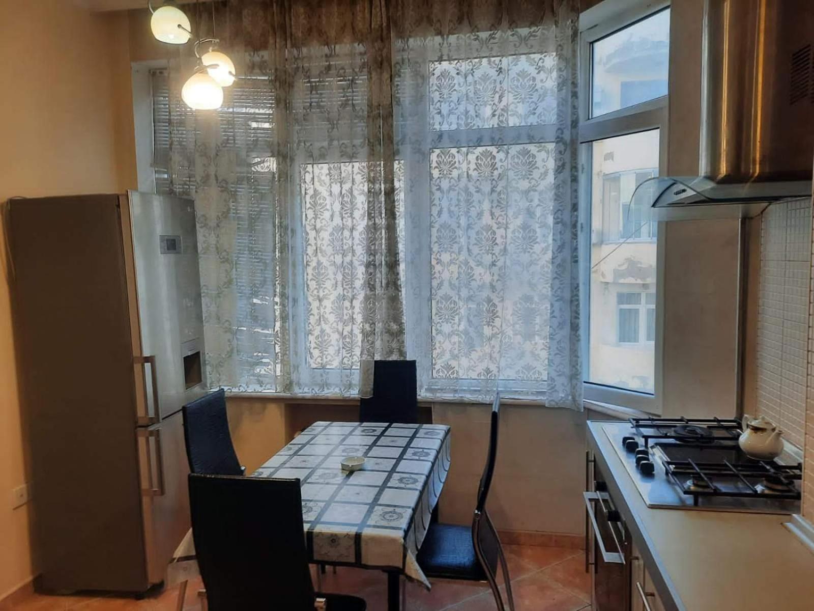xoroshoya 3 komnotnaya kvartira na tarqovim