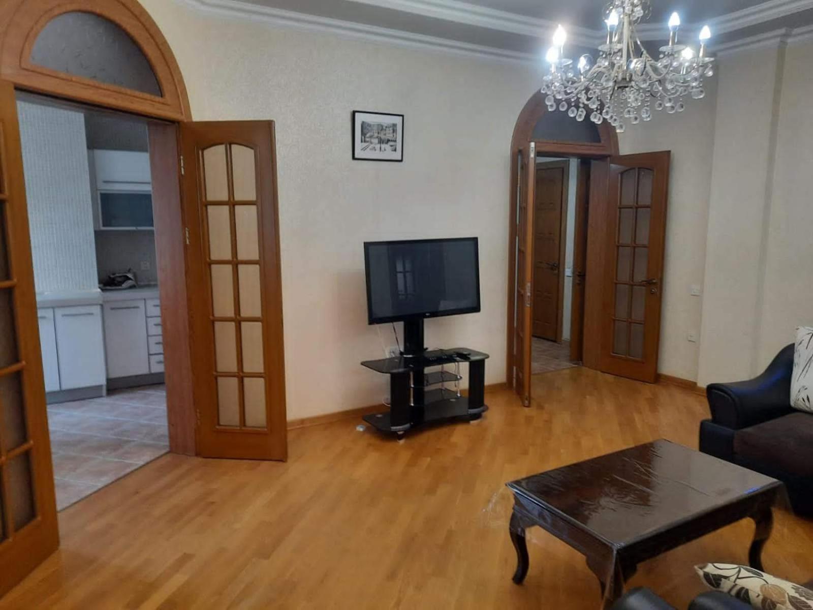 xoroshoya 3 komnotnaya kvartira na tarqovim