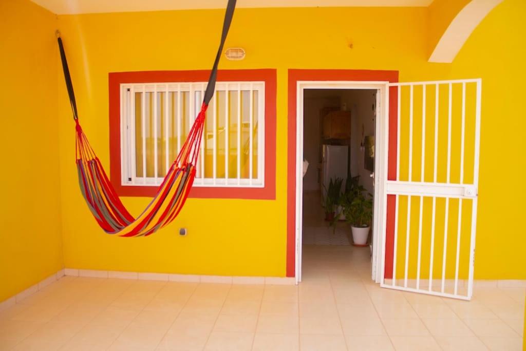 Cosy & Relax Yellow House 5mn walk from the beach!