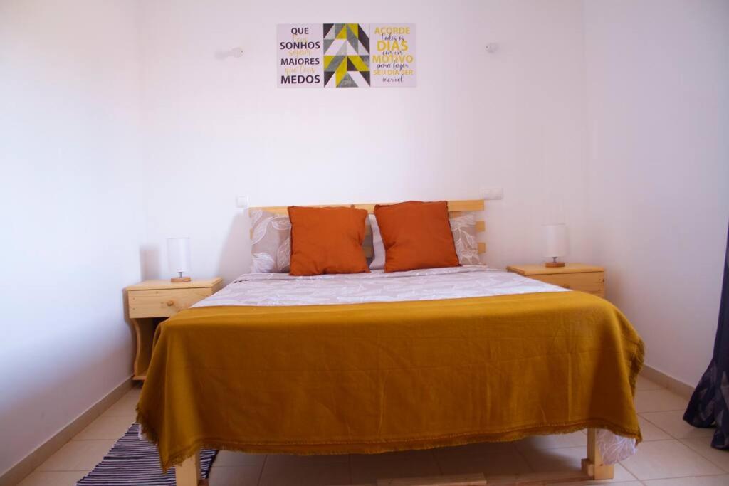 Cosy & Relax Yellow House 5mn walk from the beach!