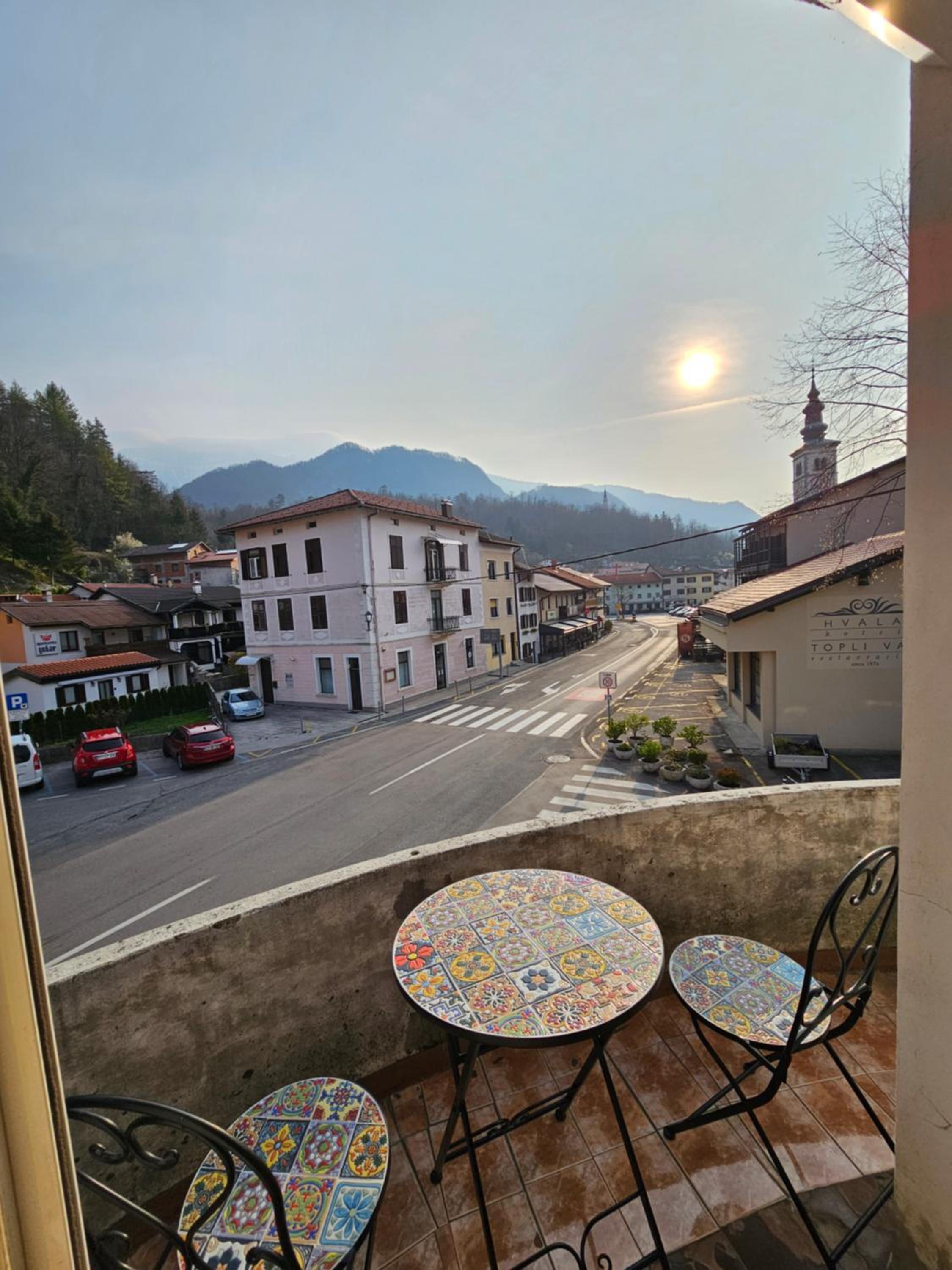 SMARAGD Damir Antunovic-sobodajalec view 2