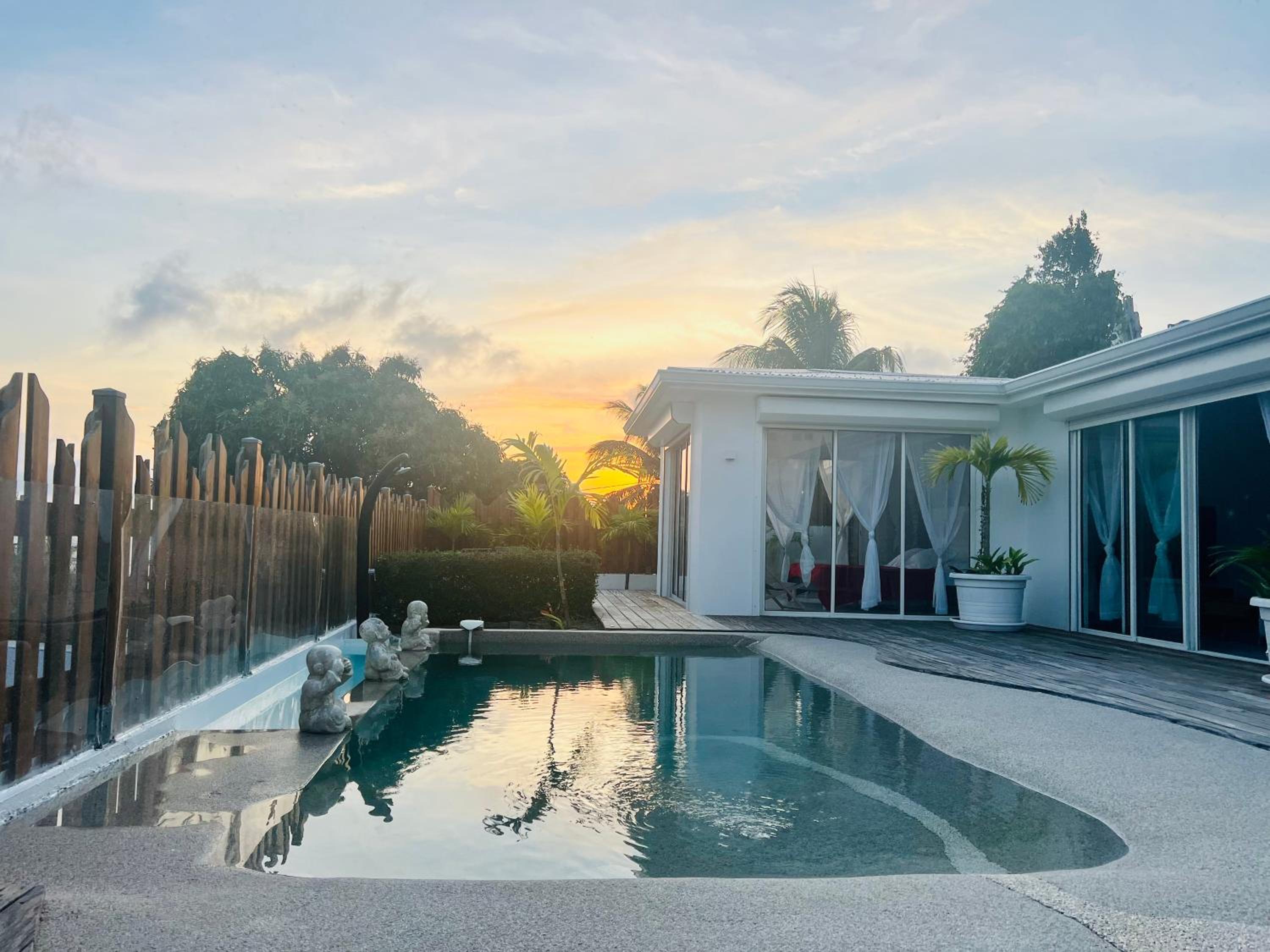 Villa Amaryllis luxueuse,piscine,vue mer,plage view 2