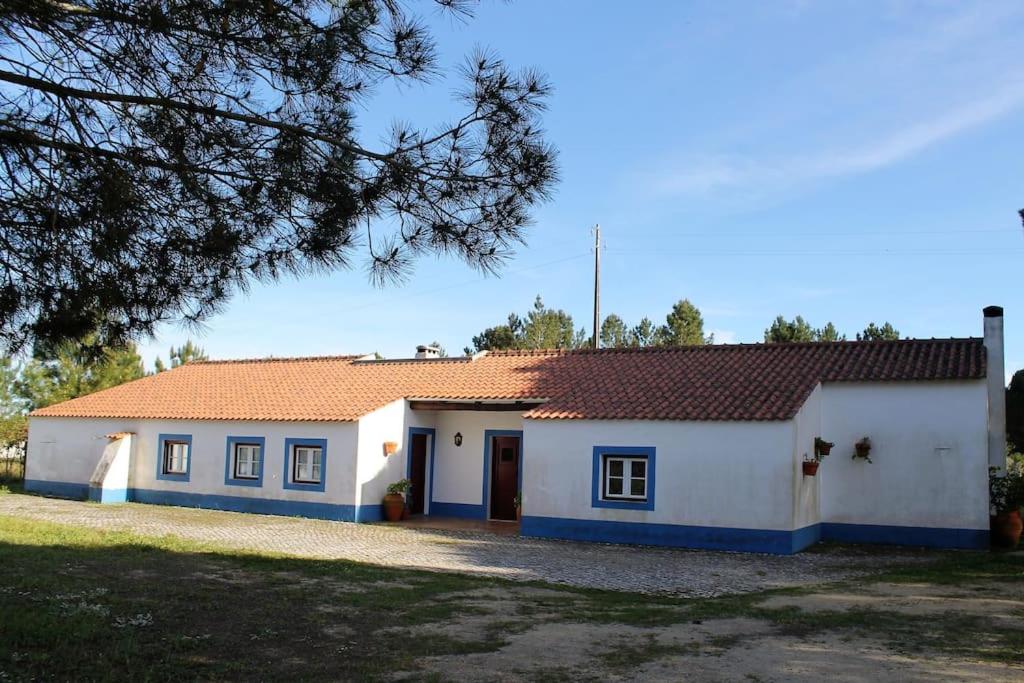 Casa do Pinheiro view 2