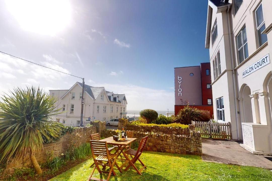 WOOLACOMBE HIBISCUS 2 Bedrooms view 2