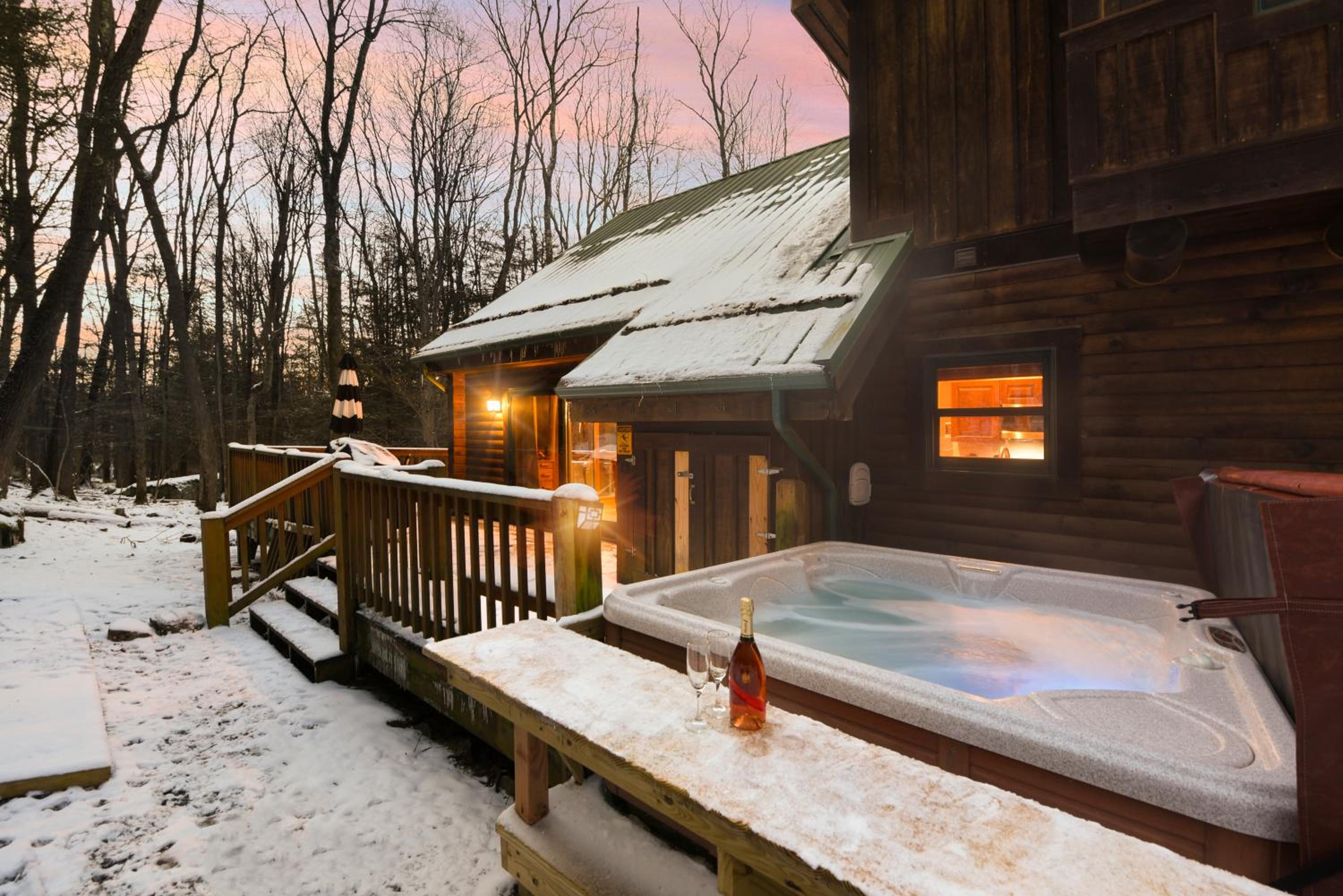 Jamesons Cabin! 8 Minutes to Wisp, HotTub, FirePit, Pets, EV Chgr view 4