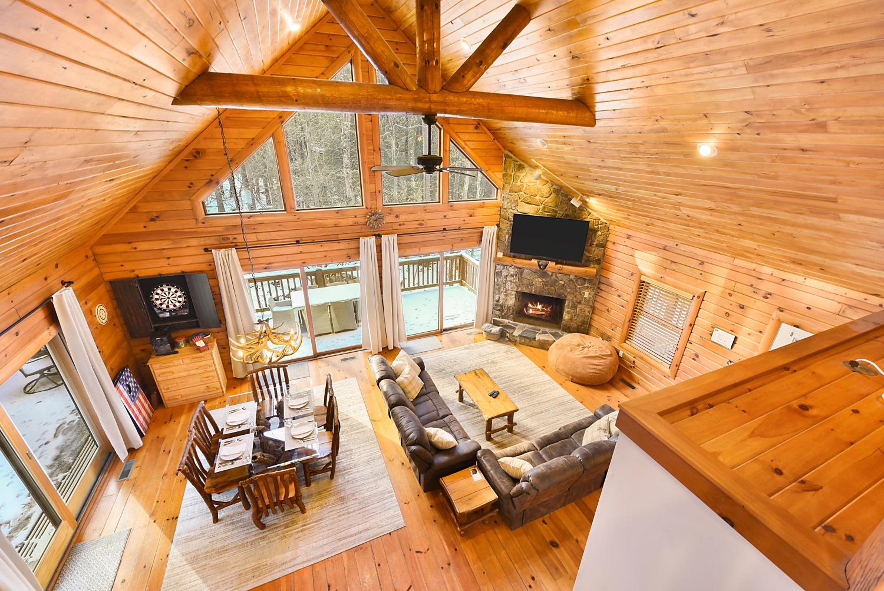 Jamesons Cabin! 8 Minutes to Wisp, HotTub, FirePit, Pets, EV Chgr view 2