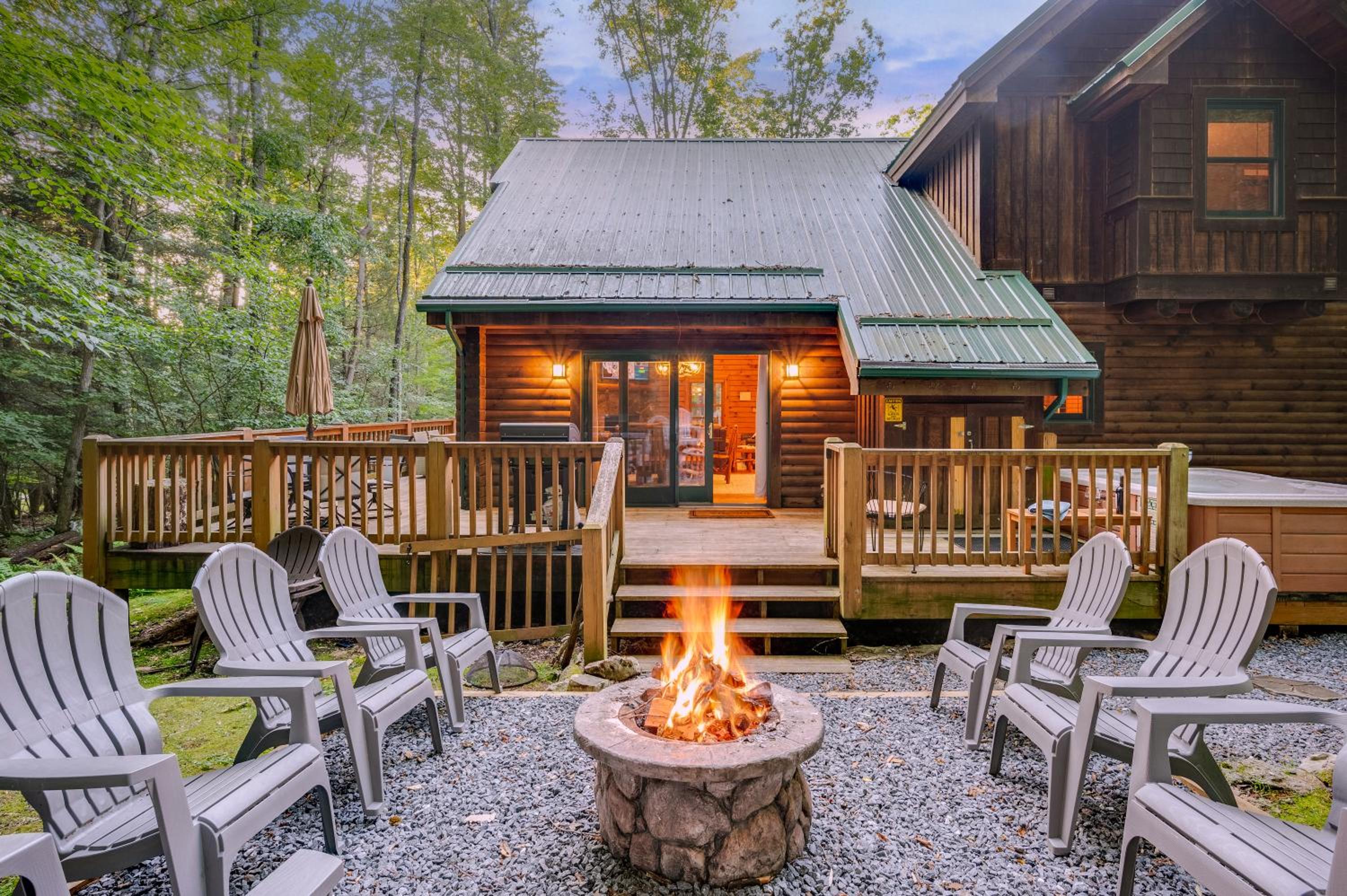 Jamesons Cabin! 8 Minutes to Wisp, HotTub, FirePit, Pets, EV Chgr view 3