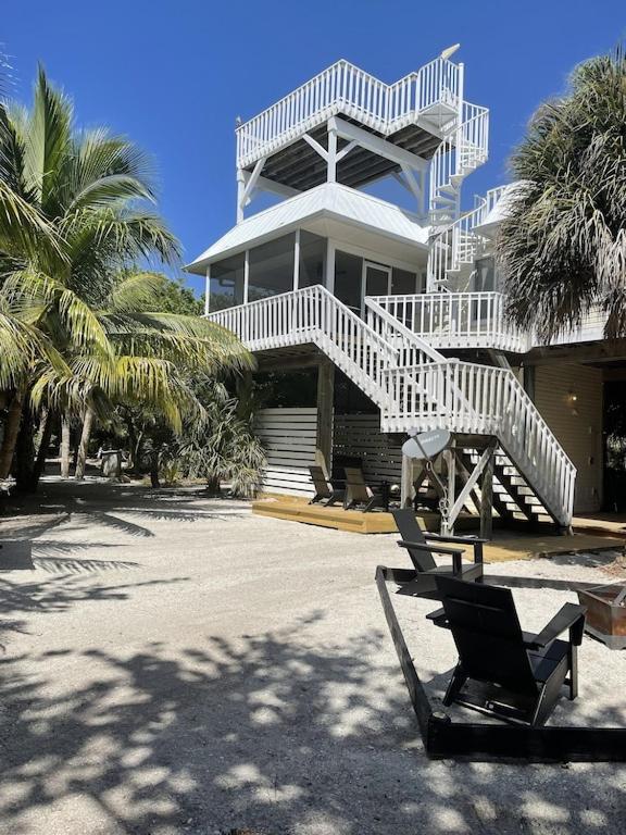 NORTH CAPTIVA ISLAND Steps to Private Gulf Beaches Pools Hot Tub Golf Cart