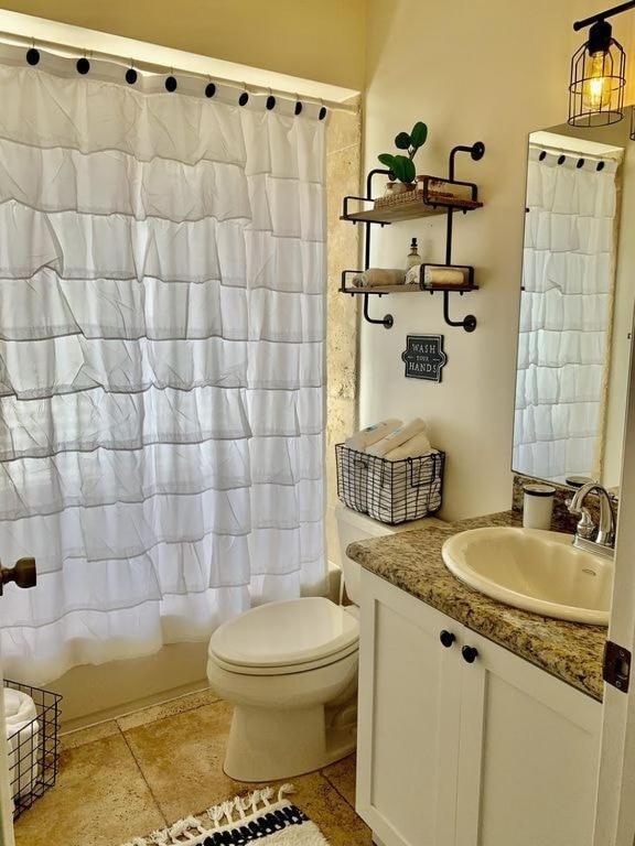 NORTH CAPTIVA ISLAND Steps to Private Gulf Beaches Pools Hot Tub Golf Cart