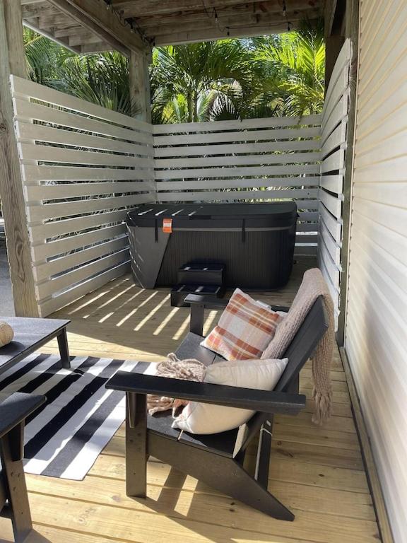 NORTH CAPTIVA ISLAND Steps to Private Gulf Beaches Pools Hot Tub Golf Cart