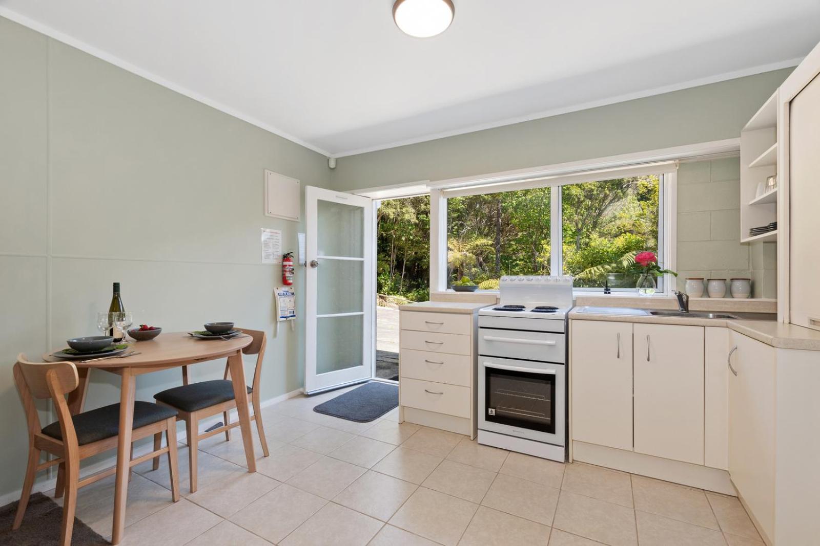 Camellia with WiFi - Paihia Unit view 5