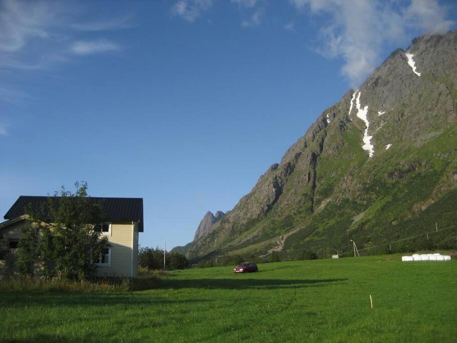 Charming house by the sea, Lofoten! view 4