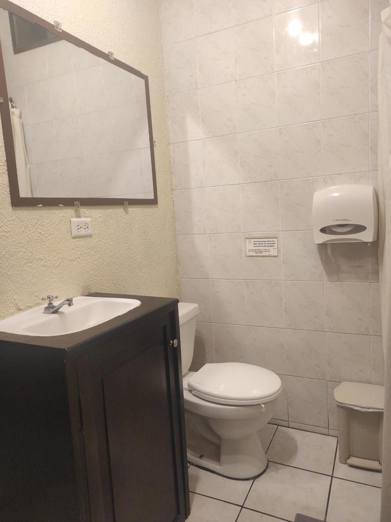 Dreamkapture Hostel close to the airport and bus terminal