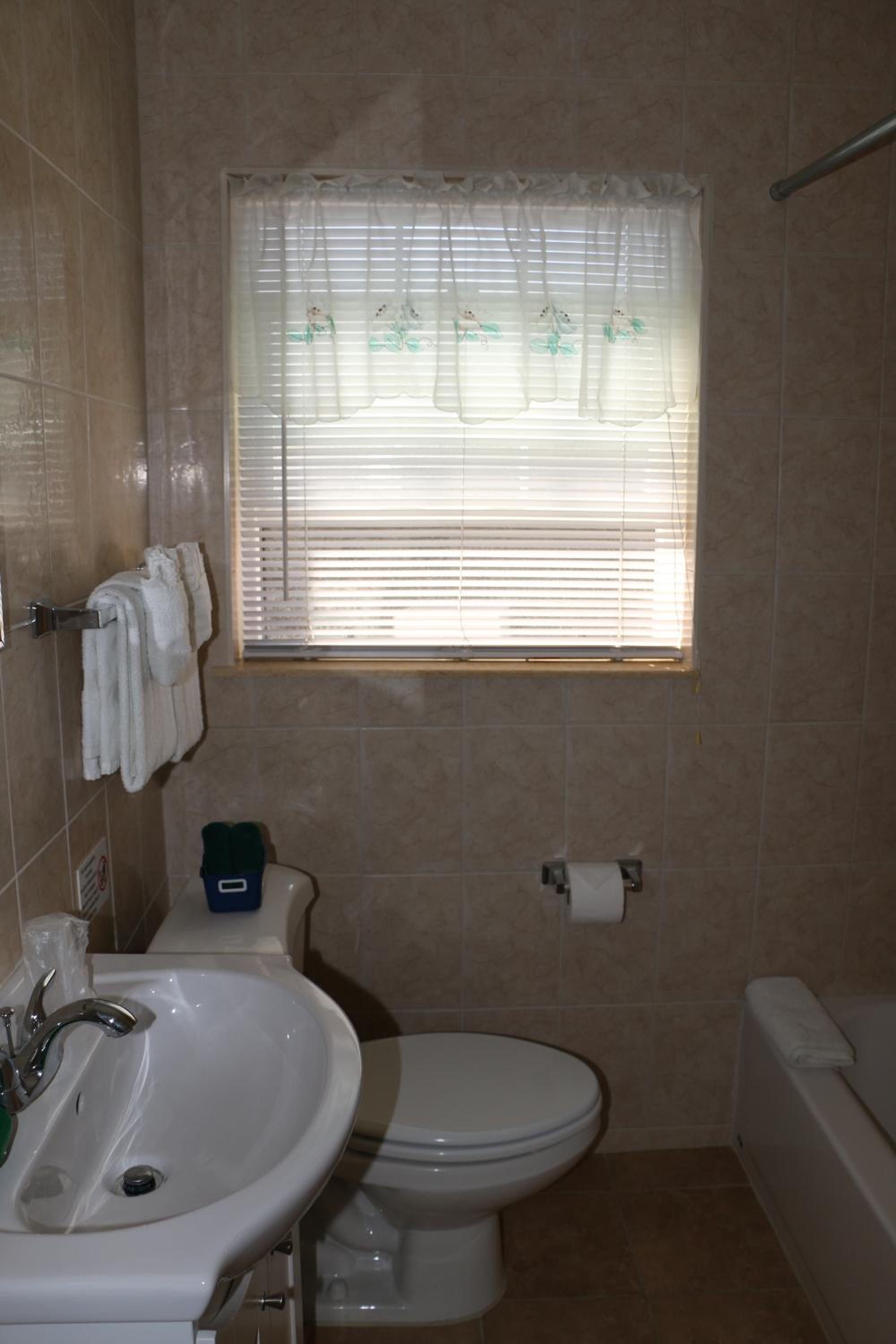 Breakaway Inn Guest House