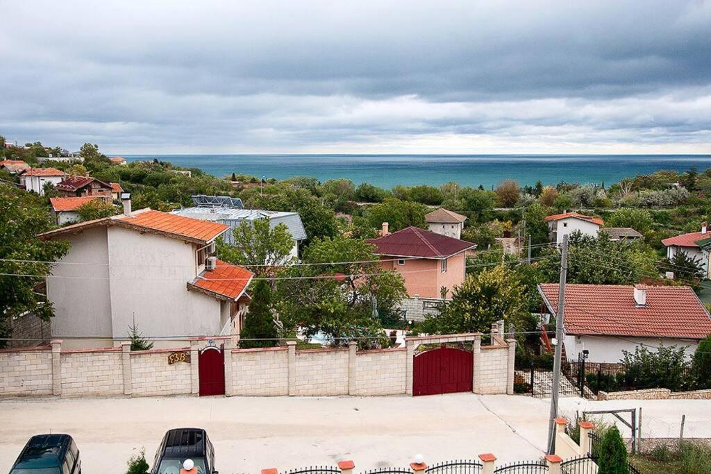 DeLuxe 2 Bedroom Apartment with Pool View MamaAfrica
