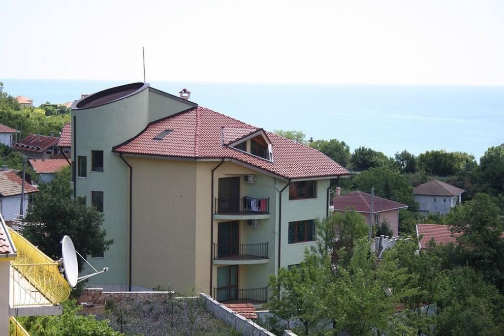 DeLuxe 2 Bedroom Apartment with Pool View MamaAfrica
