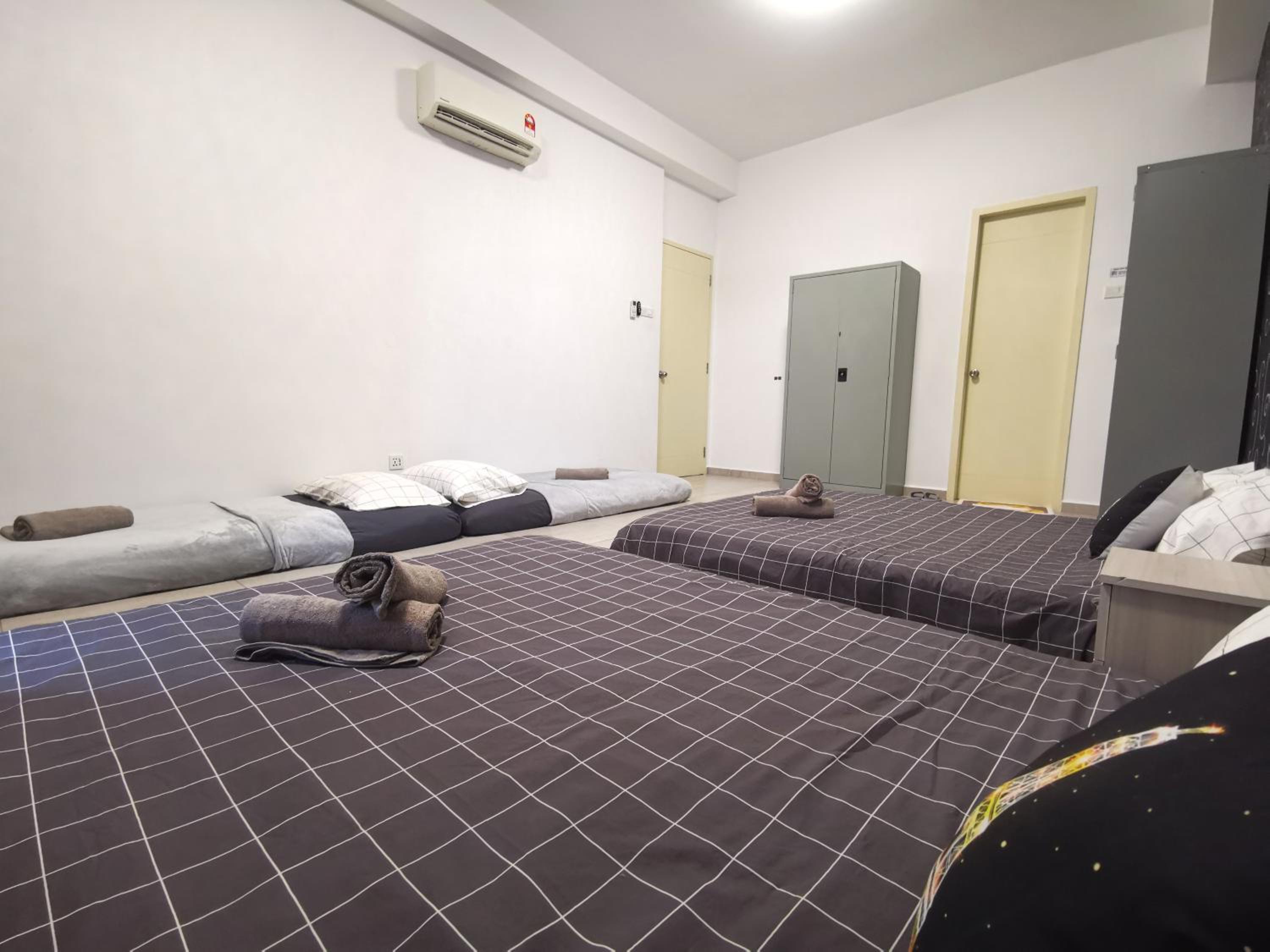TaTaMi 2BR 10-12pax Superb City View I 5mins to Jonker photo 3
