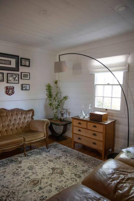 Woolbrook Cottage - Charming 1890's Heritage