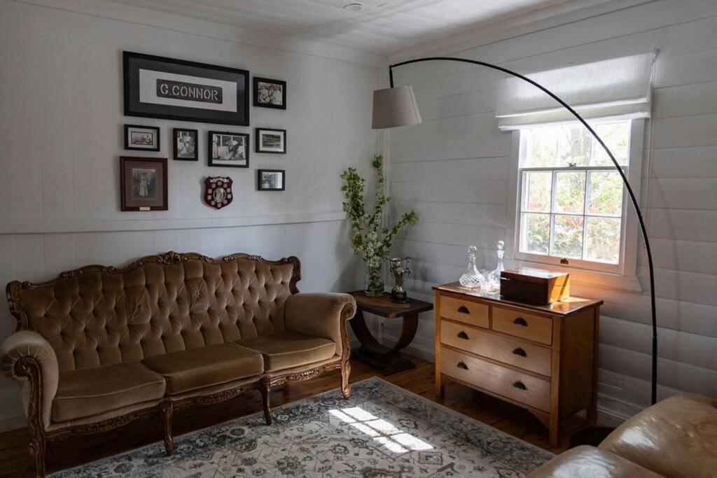 Woolbrook Cottage - Charming 1890's Heritage