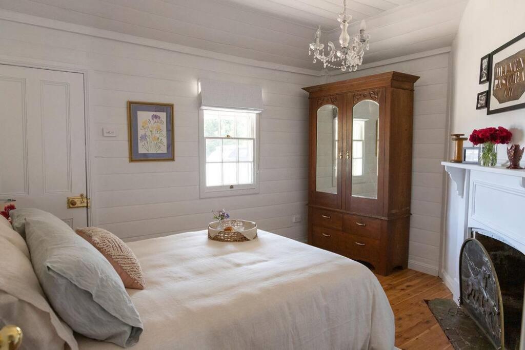 Woolbrook Cottage - Charming 1890's Heritage