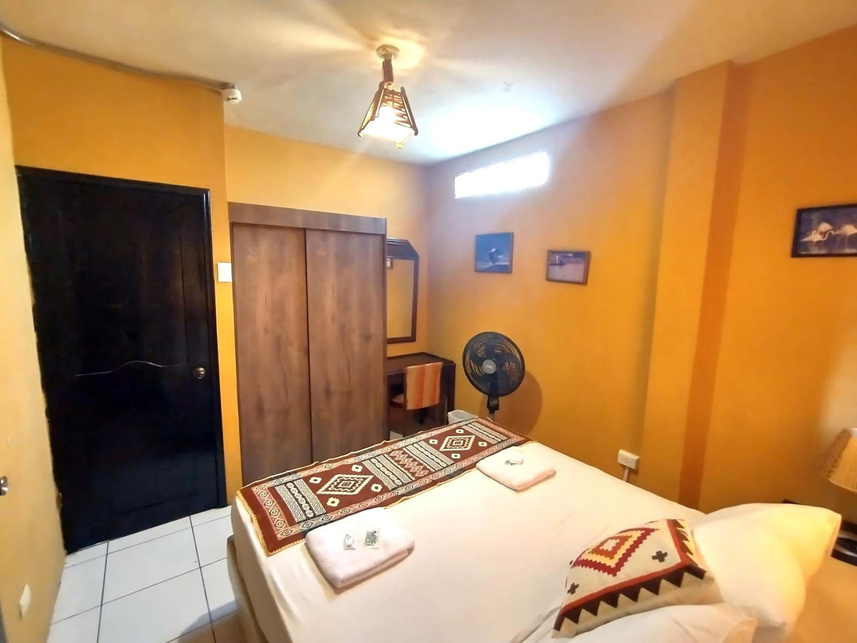 Dreamkapture Hostel close to the airport and bus terminal