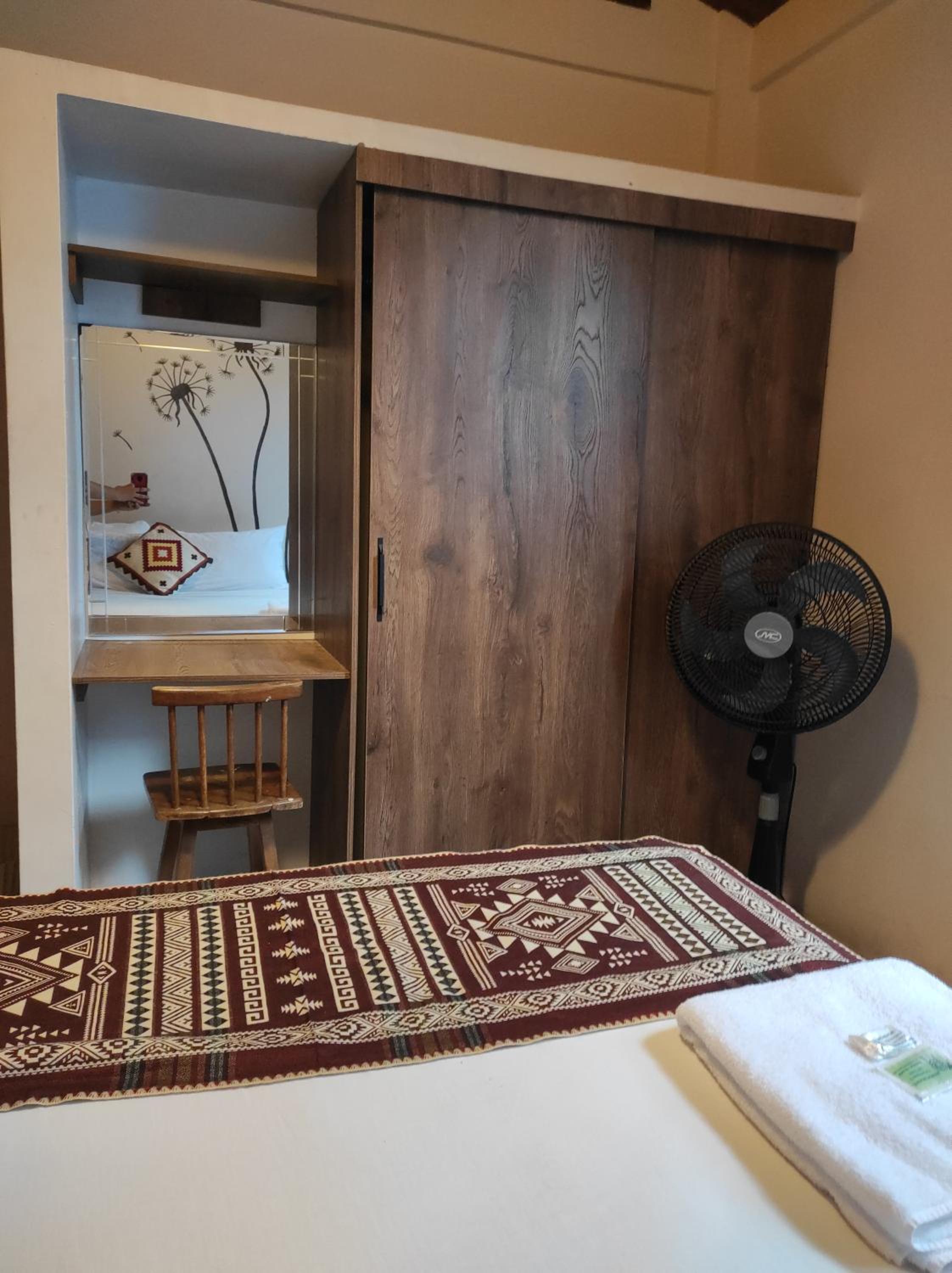 Dreamkapture Hostel close to the airport and bus terminal
