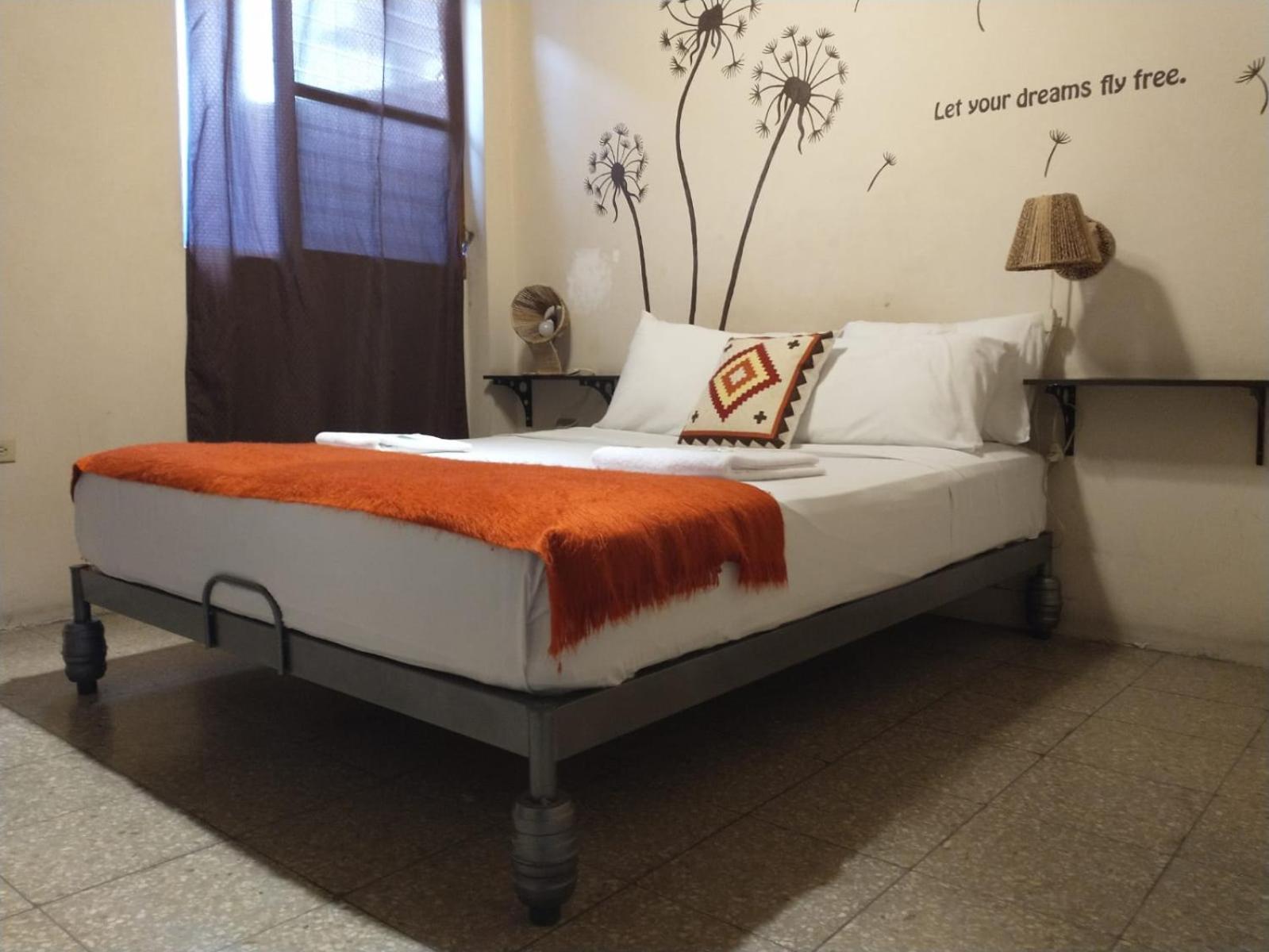 Dreamkapture Hostel close to the airport and bus terminal