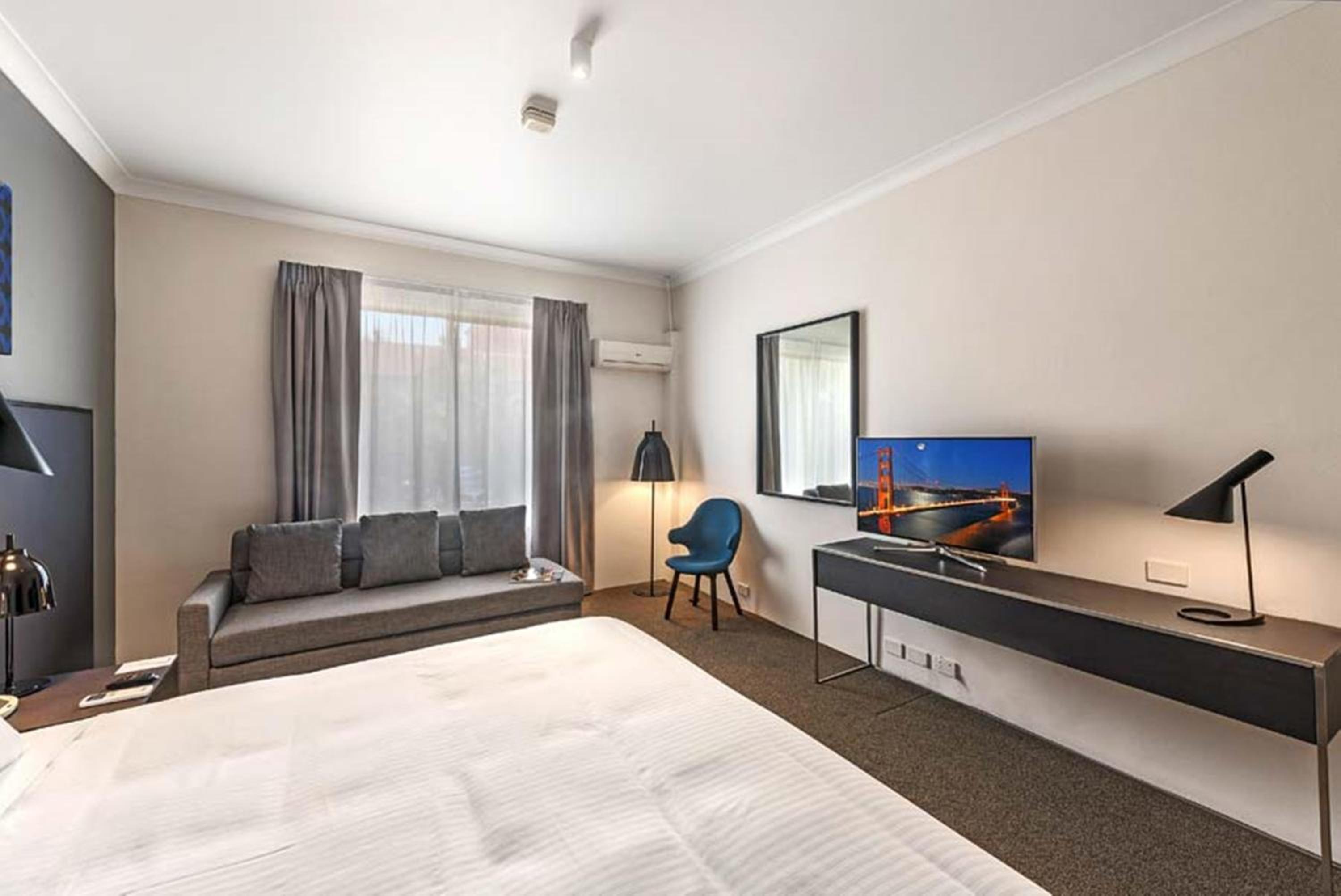 Silkari Urban CKS Sydney Airport Hotel-3