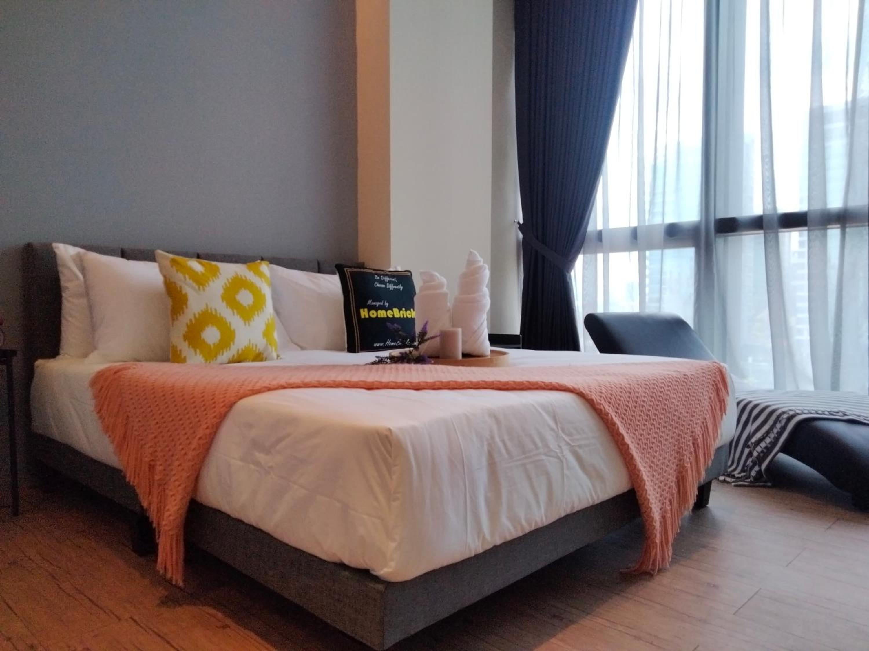 Bangsar Trade Center Studio 4pax I HomeBrickz