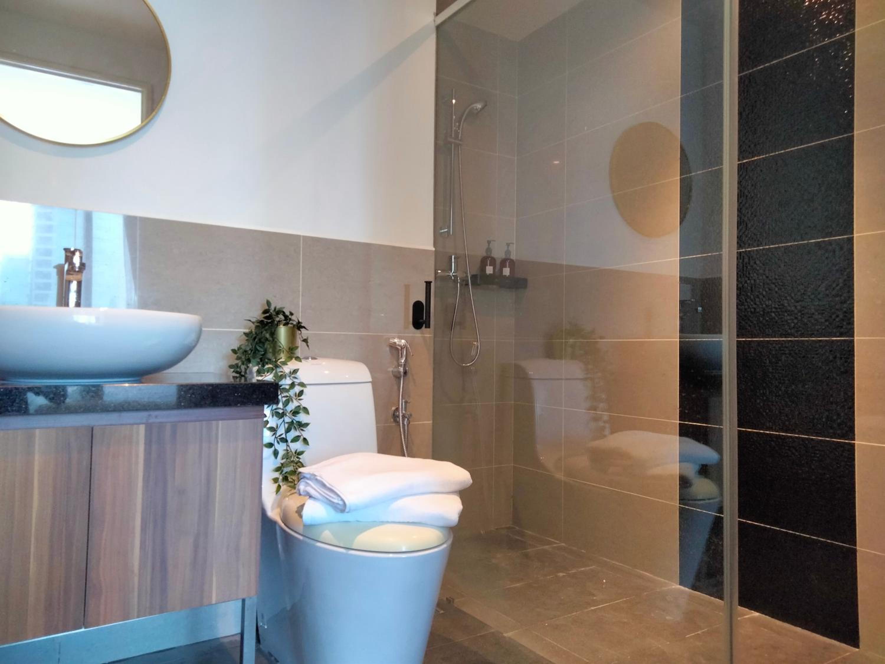 Bangsar Trade Center Studio 4pax I HomeBrickz