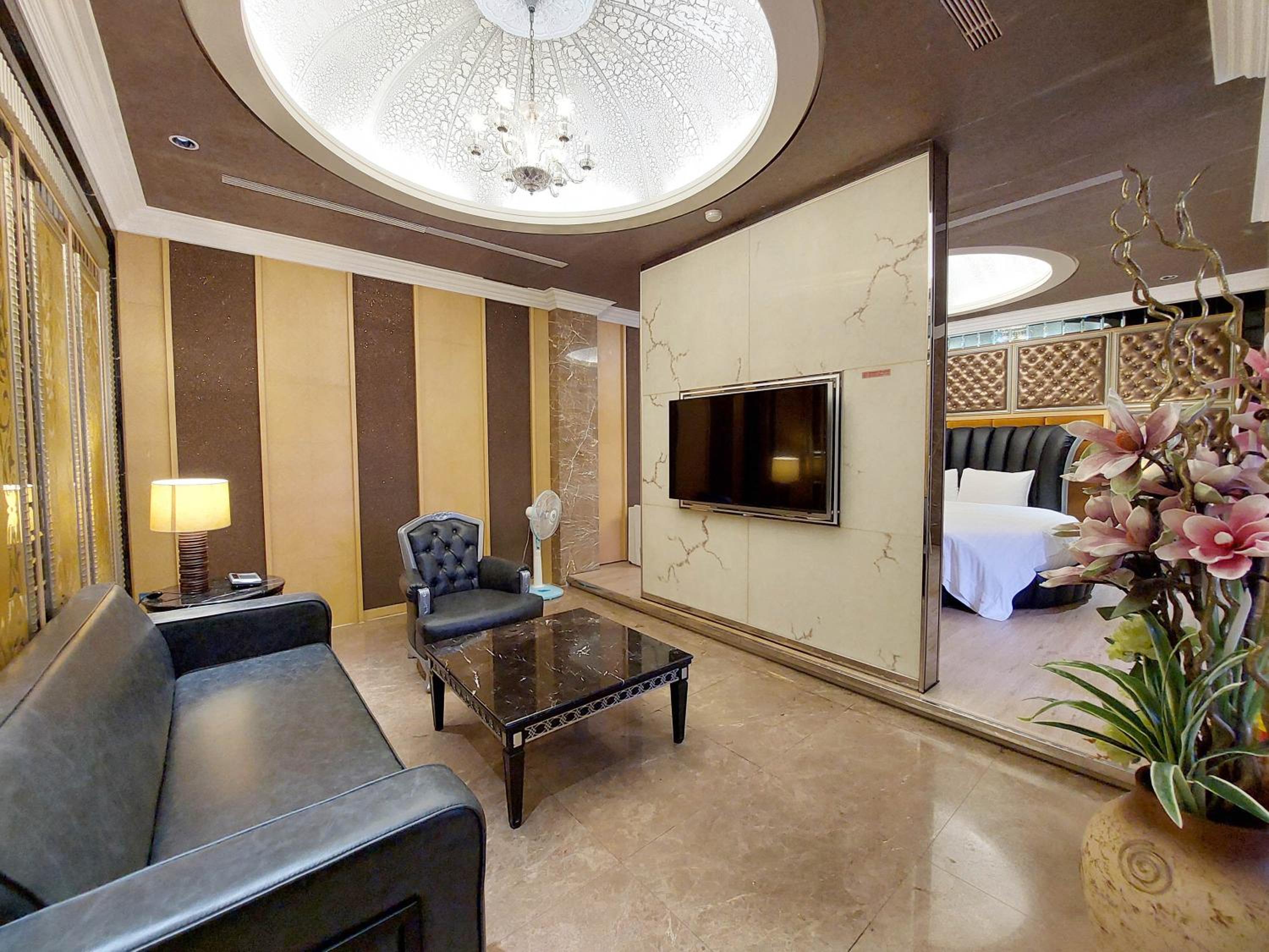 Elysees Motel view 2
