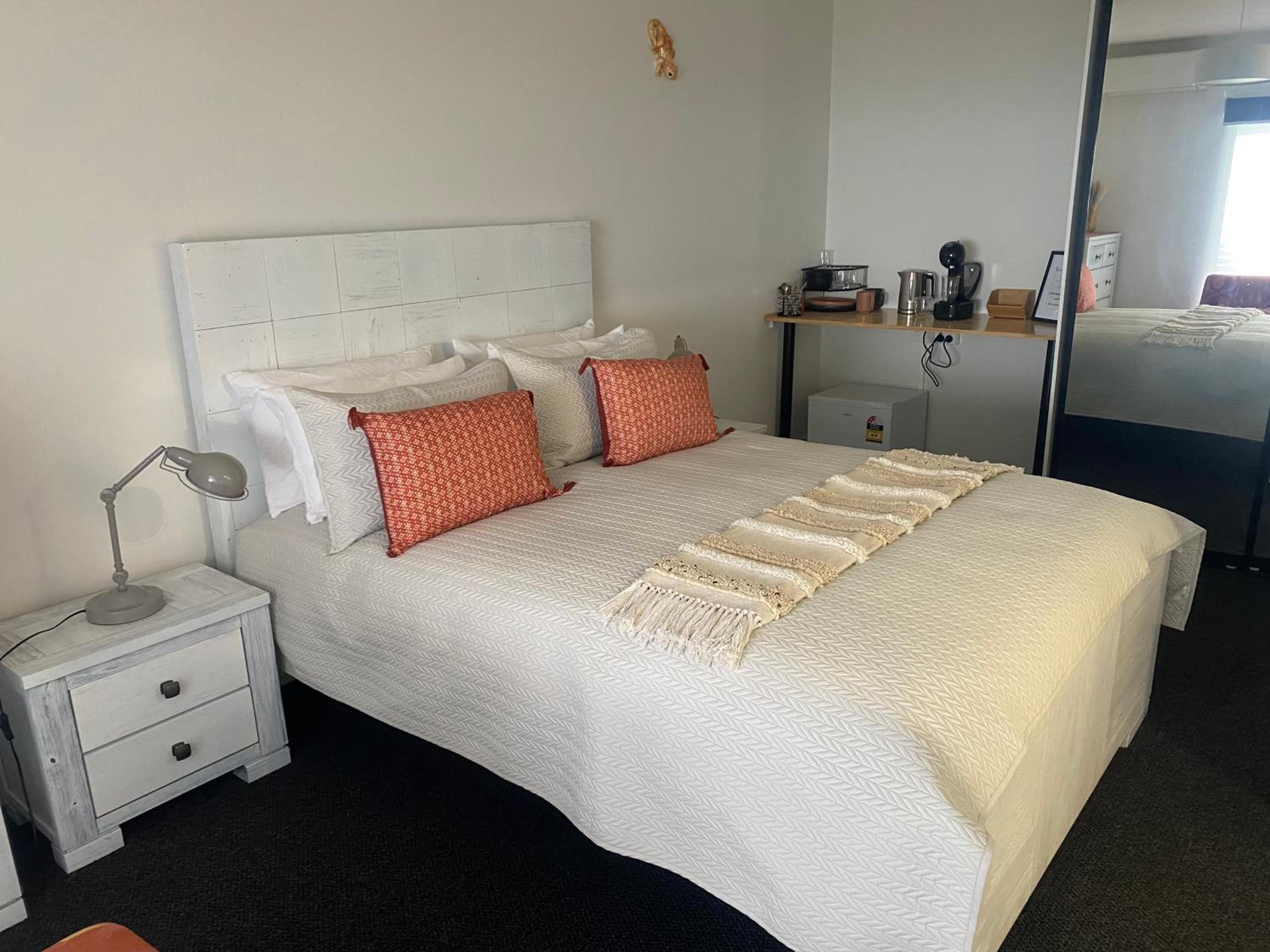 Green Cauldron, Homestay, Tamborine Mountain, Private Room, Ensuite, Private Courtyard, Gold Coast Views