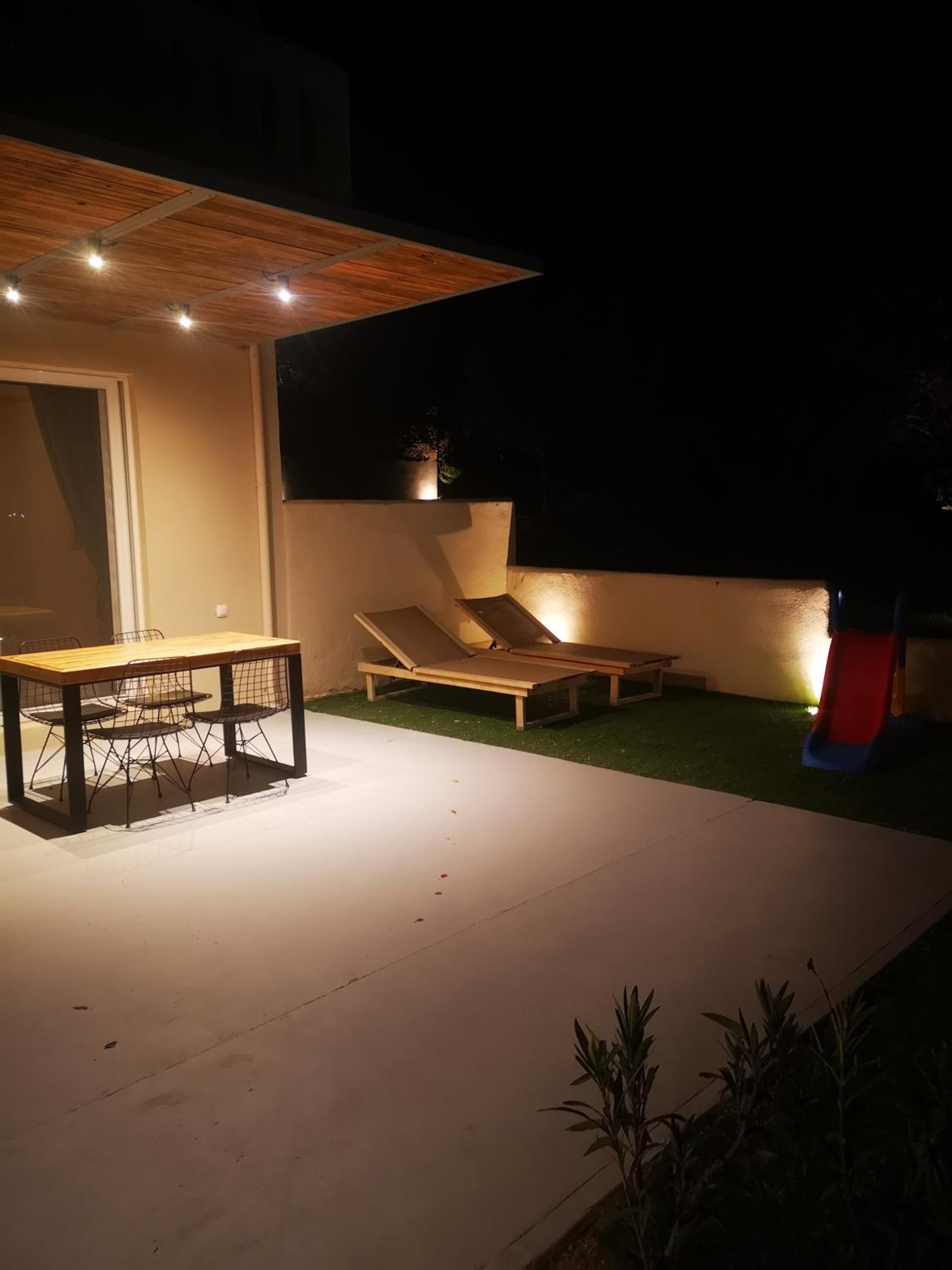 Gratelia Studio Damnoni view 2