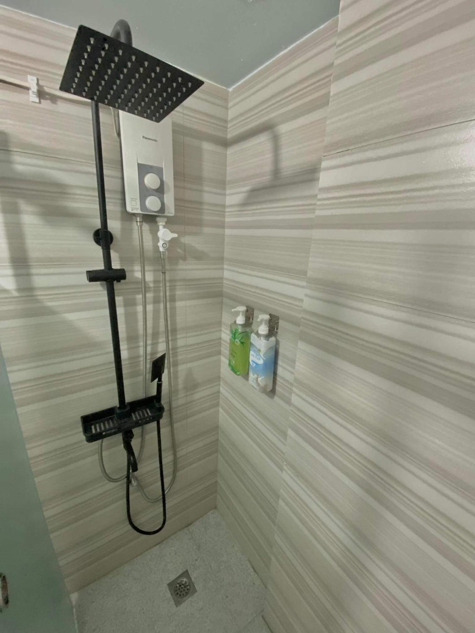 The PAD Staycation 2BR Condo with PS4, Netflix, WIFI, photo 9
