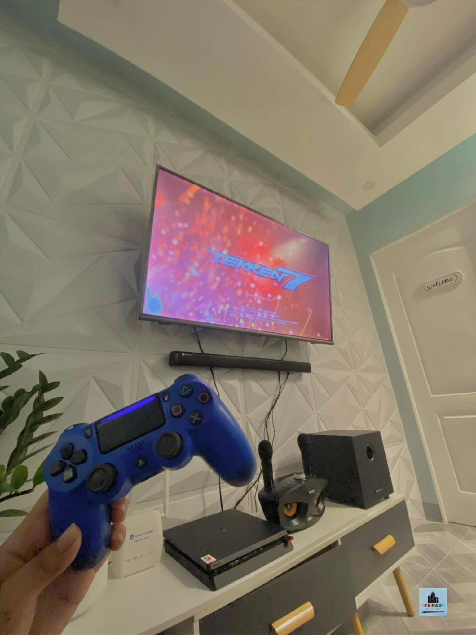 The PAD Staycation 2BR Condo with PS4, Netflix, WIFI