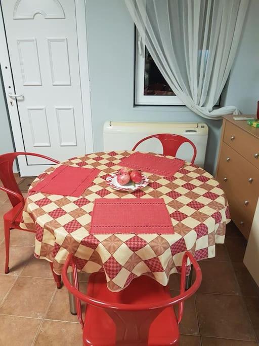 Heraklion modern studio 40 sq.m. near town center. view 3