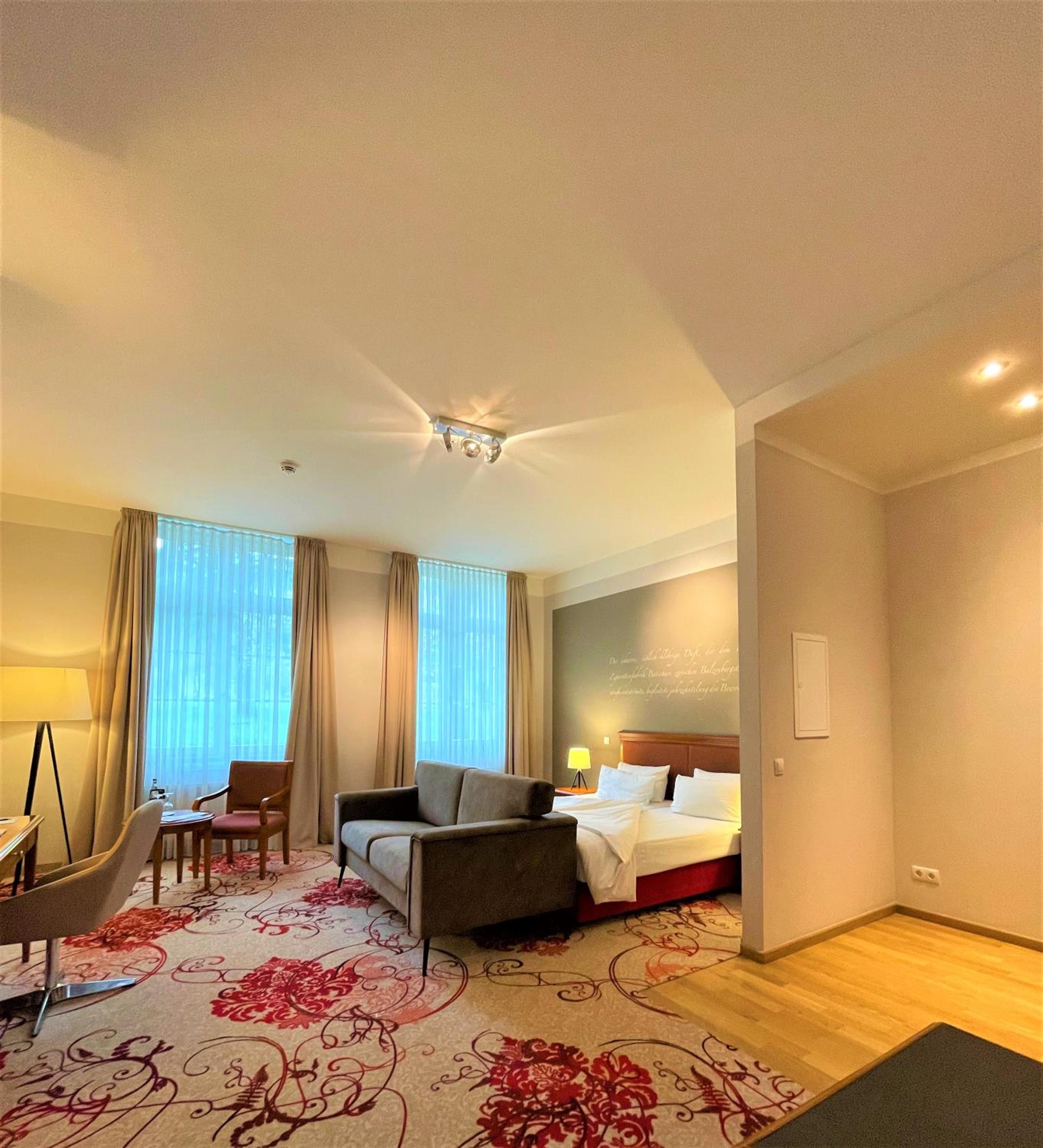LIKESTAY Premium Baden-Baden - ehemals Batschari Palais — photo 48