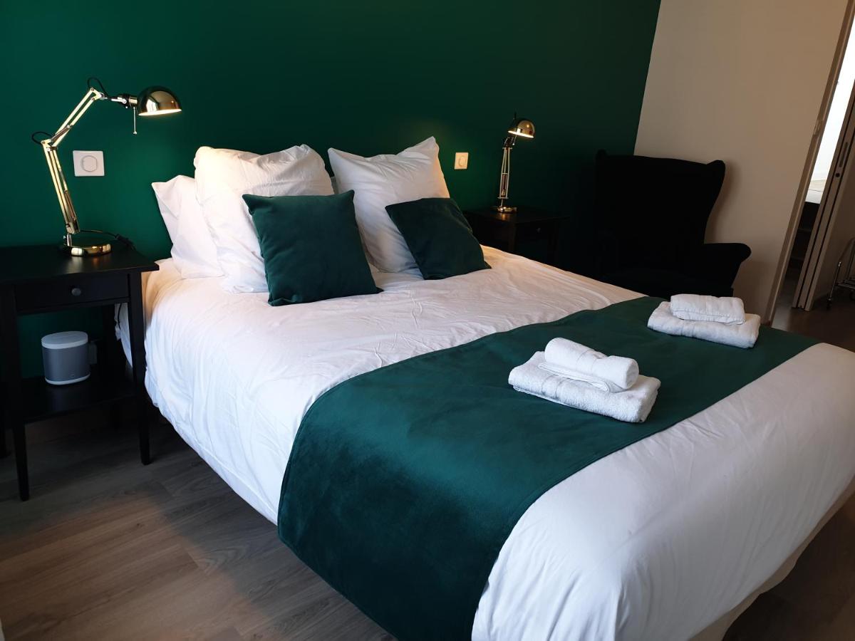 Hotel Maison de ville située à 8 kms du Mont St Michel - Image 1