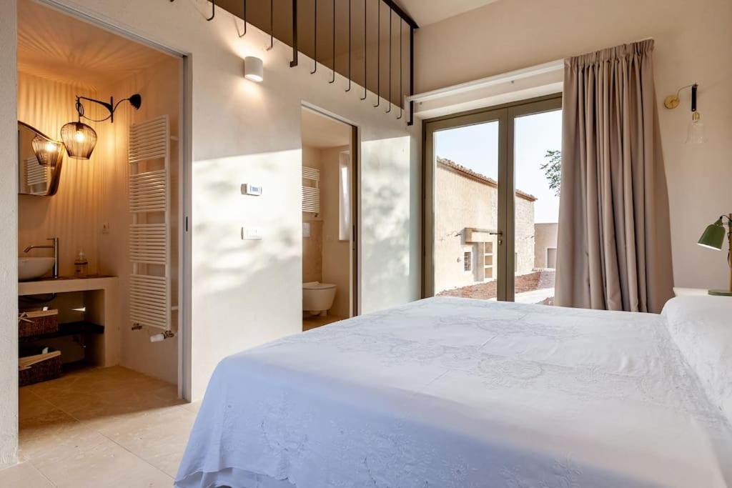 Casale Donna Costanza