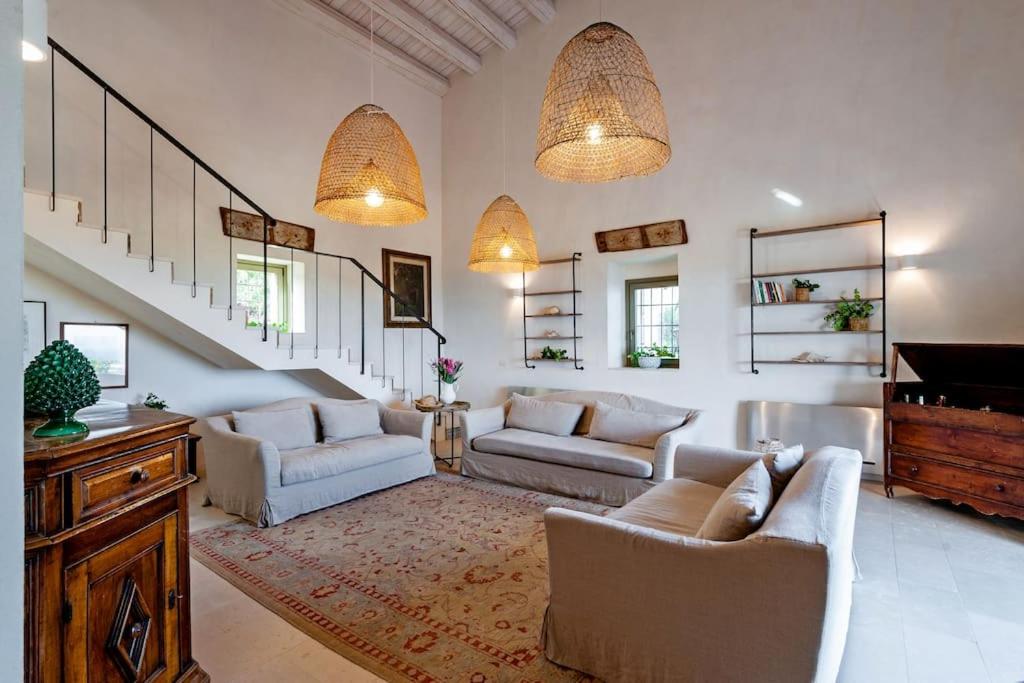 Casale Donna Costanza