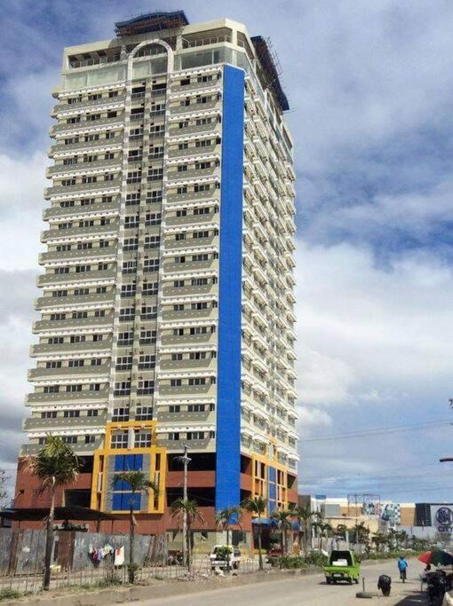 Unit in S Marino Residence,walking distance tò SM City,G Mall of Cebu,Robinsons Galleria