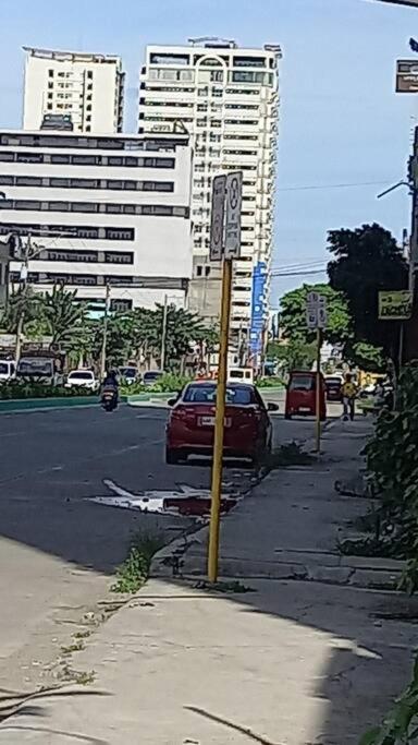 Unit in S Marino Residence,walking distance tò SM City,G Mall of Cebu,Robinsons Galleria