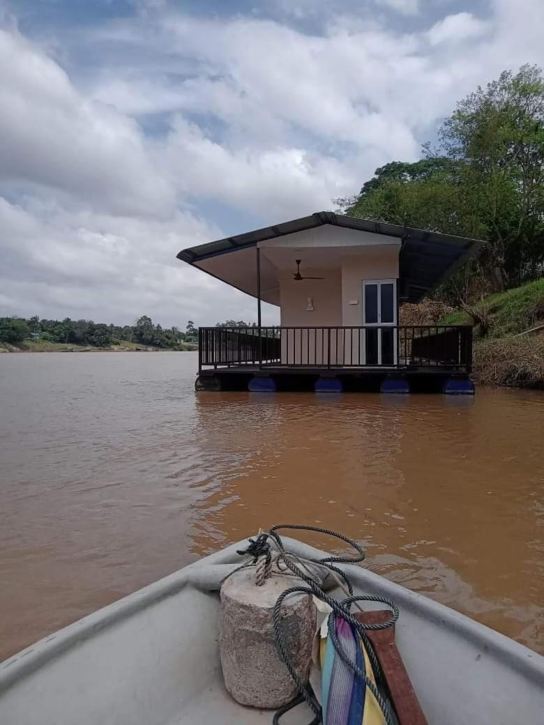 Chalet Terapung Laman Tok Ayah Temerloh photo 6