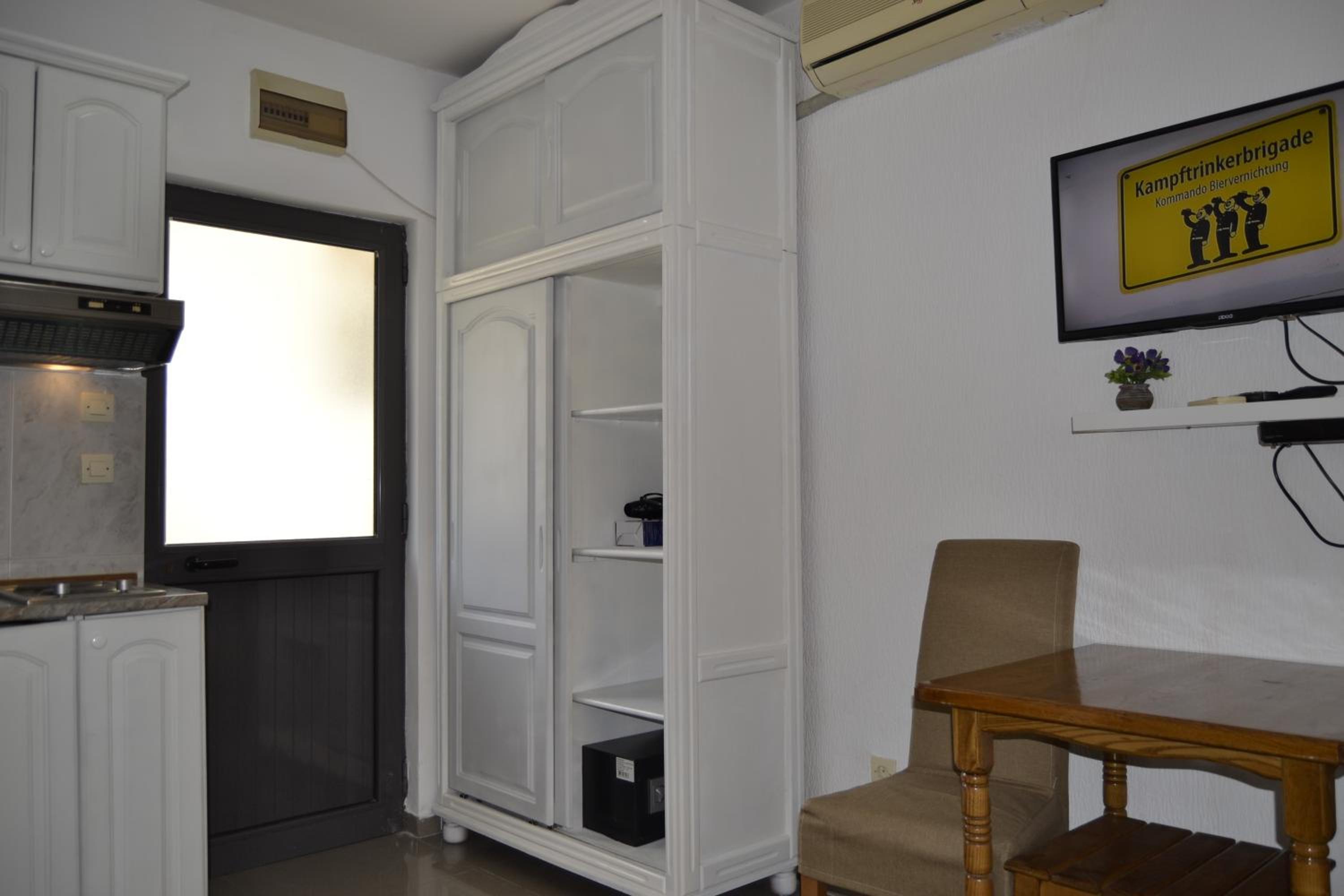 Photo 42